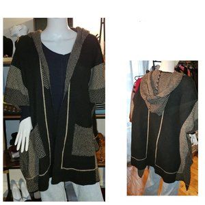 Anthropologie Cocogio Italian Wool/ Alpaca Blend Poncho cape, Tan/Black One Size